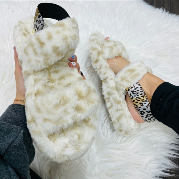 ‼️CLEARANCE PRICE FIRM‼️White Leopard Faux Fur Sandal💥 - Picture 7 of 7